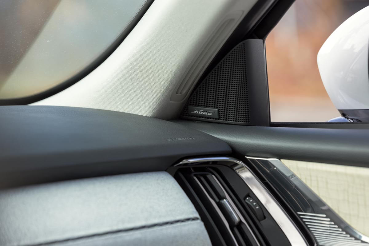 12-SPEAKER BOSE® SOUND SYSTEM